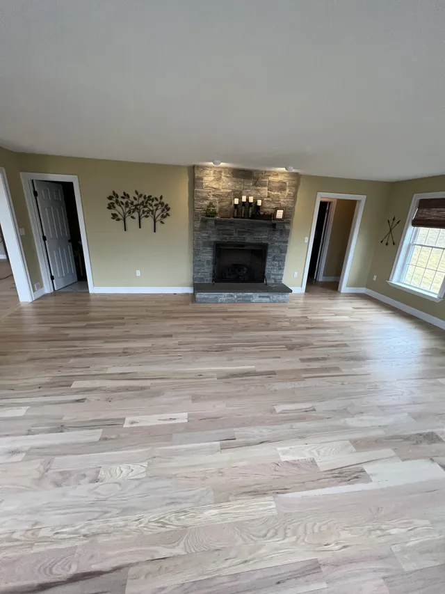 Dustless Hardwood Floors Refinishing Services in Ellington, CT